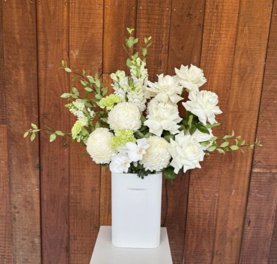 Flowers in Vases Wedding Miranda | Vhouse Florist