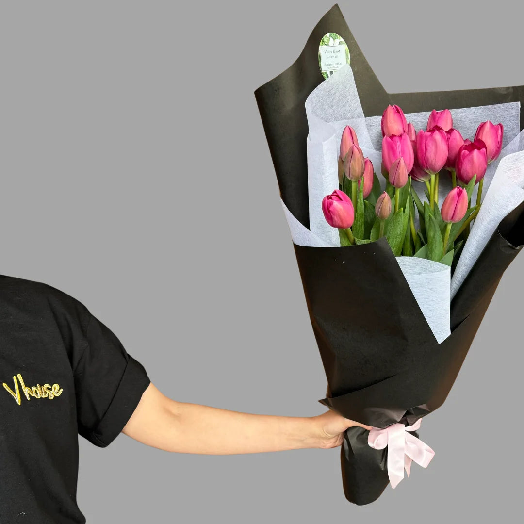 20 stem bouquet of hot pink tulip flowers