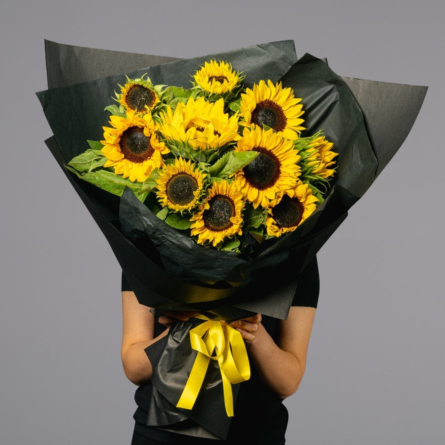 Sunflora ten stem sunflower bouquet