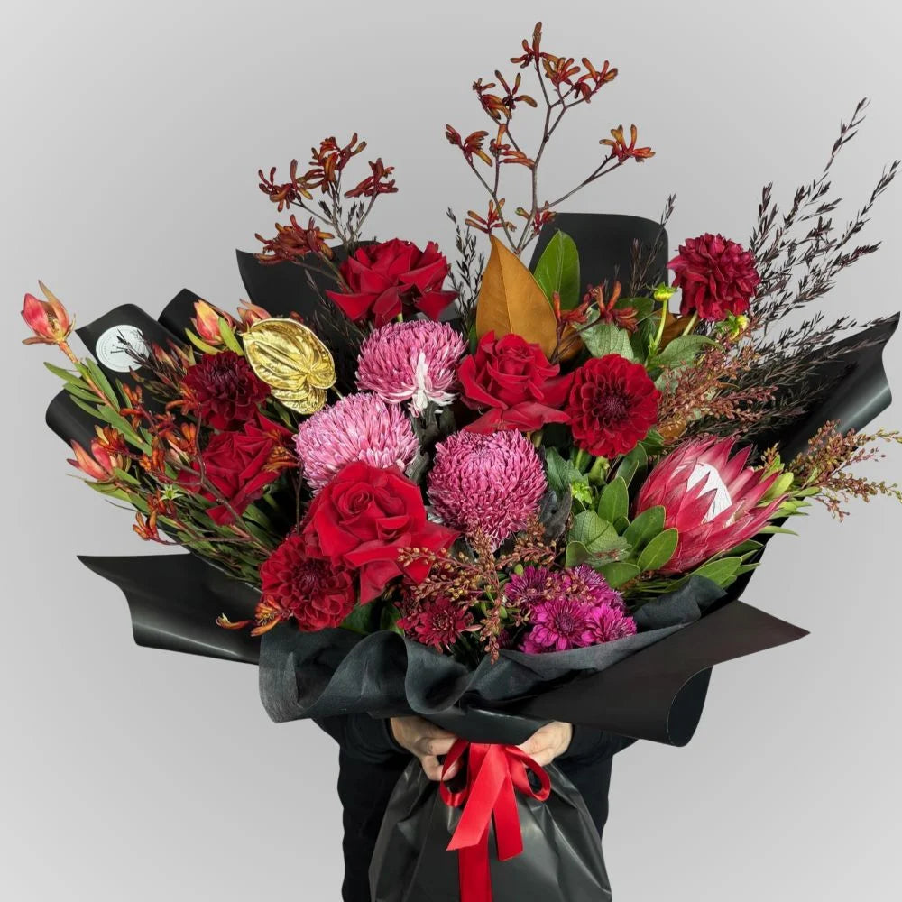 Heart &amp; Soul - Red Flower Bouquet
