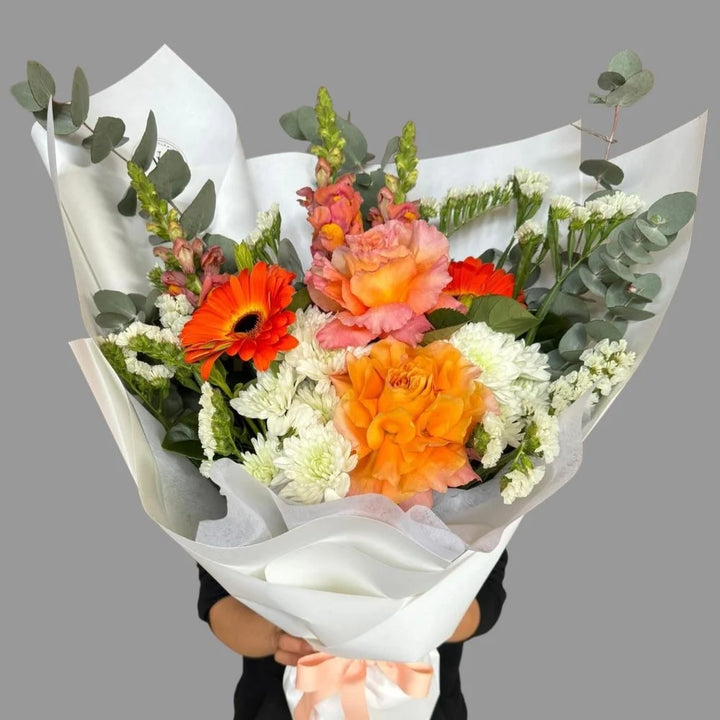 Regular size Orange and white flower bouquet