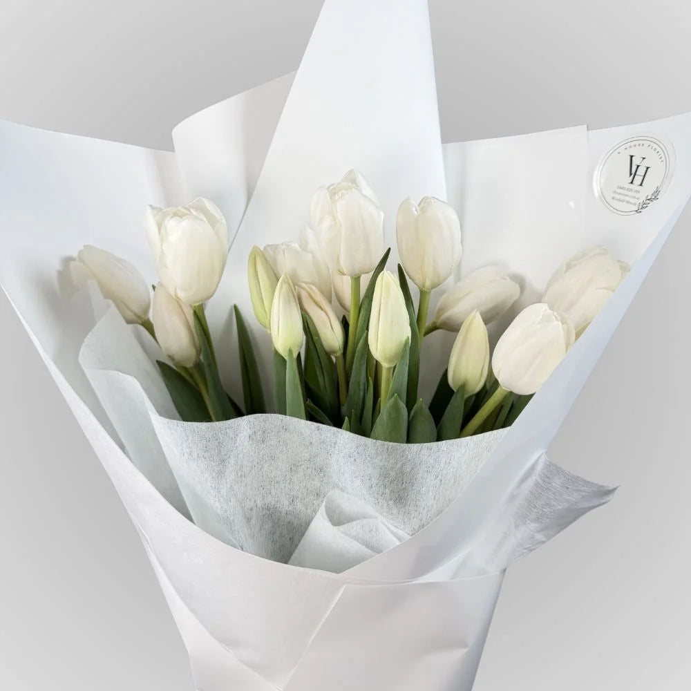 White tulip flower bouquet 20 stems