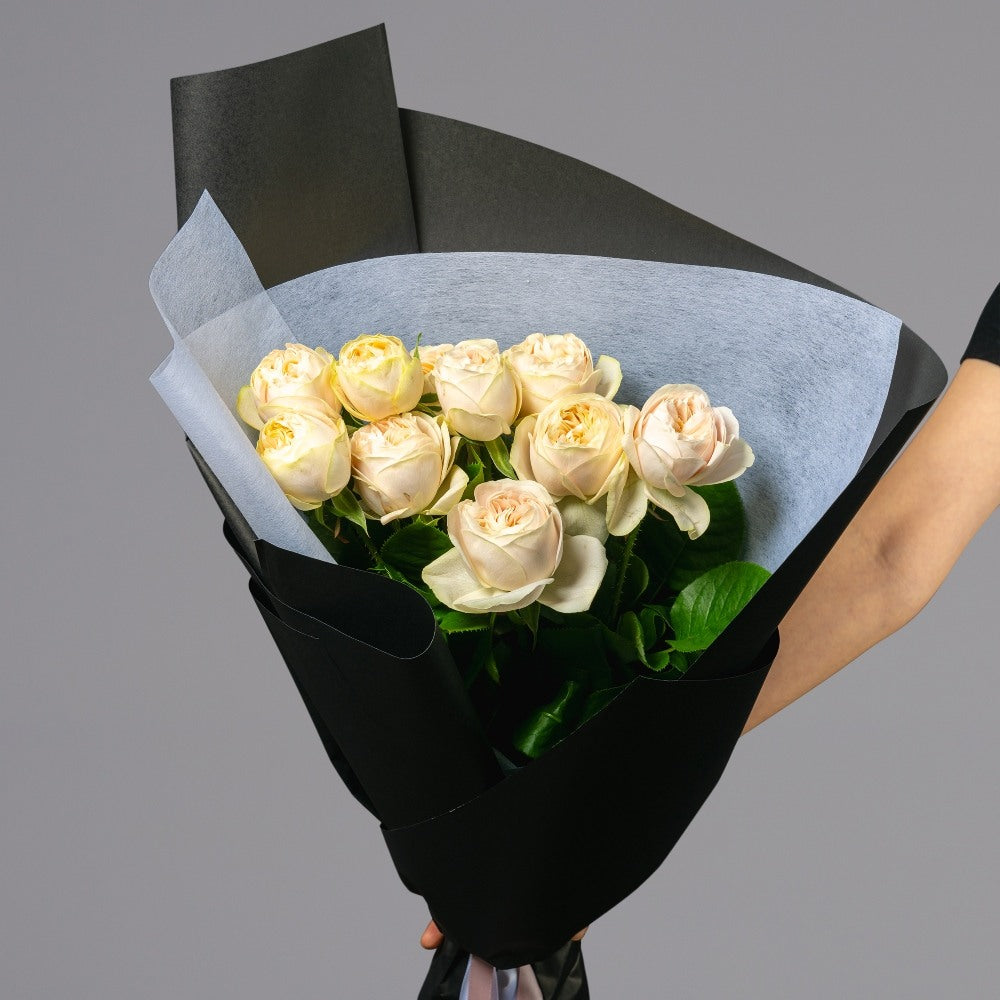 10 stem bouquet of light pastel yellow roses
