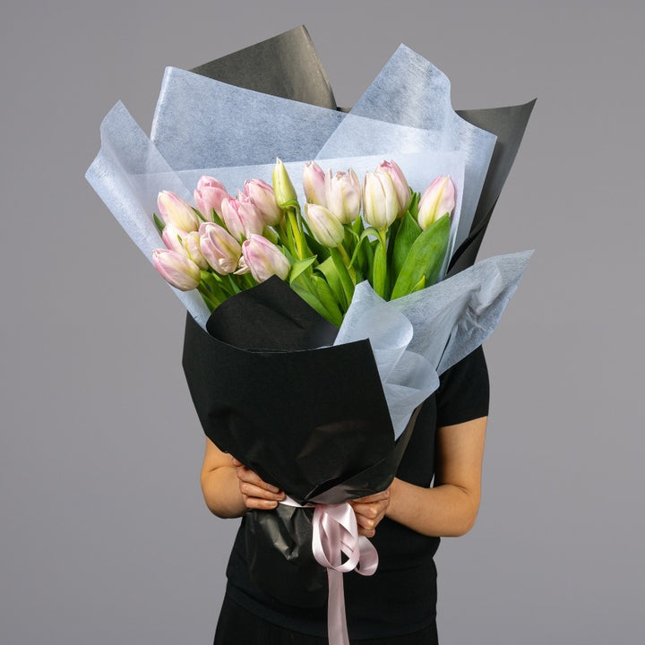 20 stem bouquet of pale pink tulip flowers